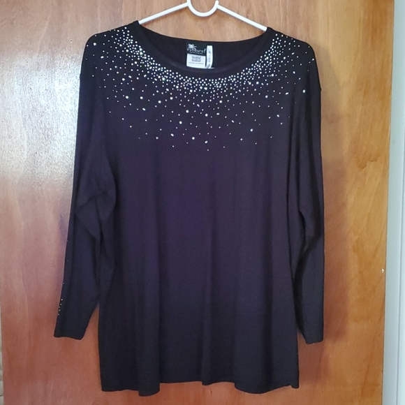 Black top - Picture 1 of 5